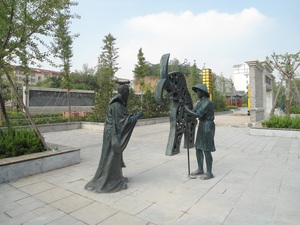 山东青州镇青门遗址公园铜雕