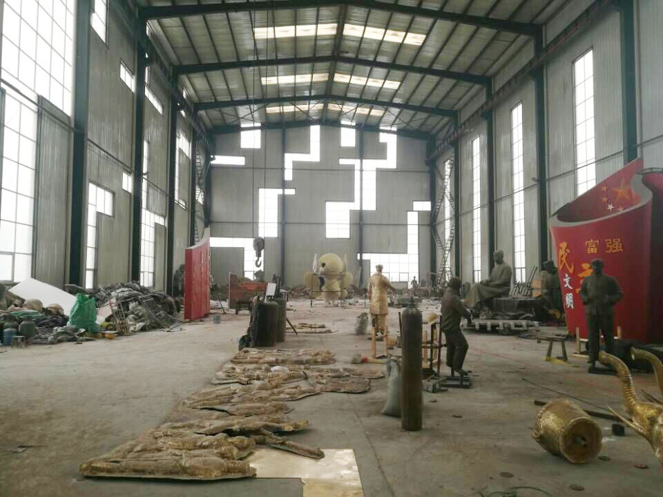铸铜浮雕加工现场